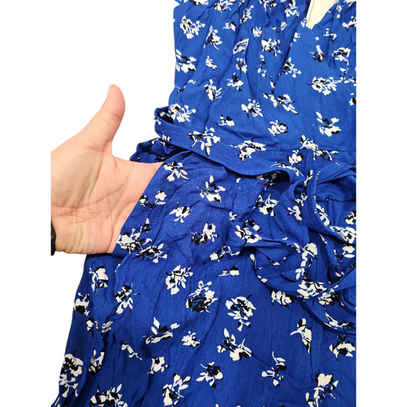 1. STATE Cabana Blue Floral Spaghetti Strap Keyhole Wide Leg Jumpsuit Size 4 - Picture 7 of 9